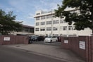 鶴巻小学校(小学校)まで920m セゾンラーゴ