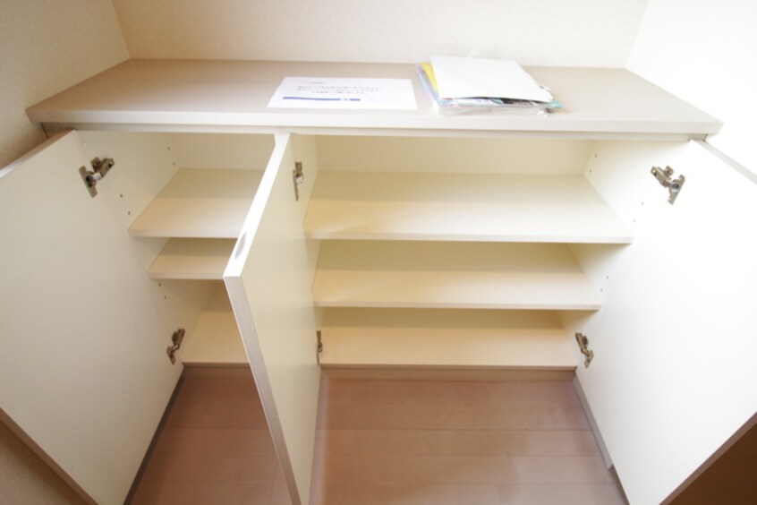 靴箱 副都心ビル百番館木町通り