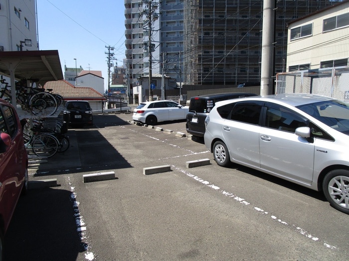 駐車場 リリーマンション　２号館