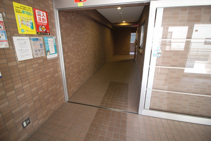 エントランス部分 リリーマンション　２号館