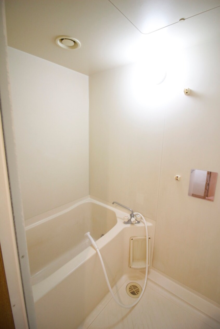 バス／シャワールーム等 リリーマンション　２号館