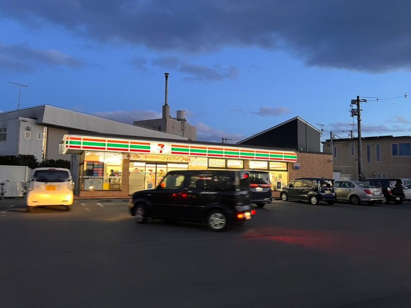 セブン-イレブン 柴田槻木上町店(コンビニ)まで1500m フロントリヴァーB