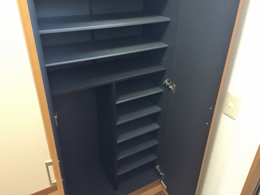 靴箱 ティ－ブリッジ南吉成