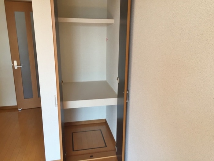 収納 ティ－ブリッジ南吉成