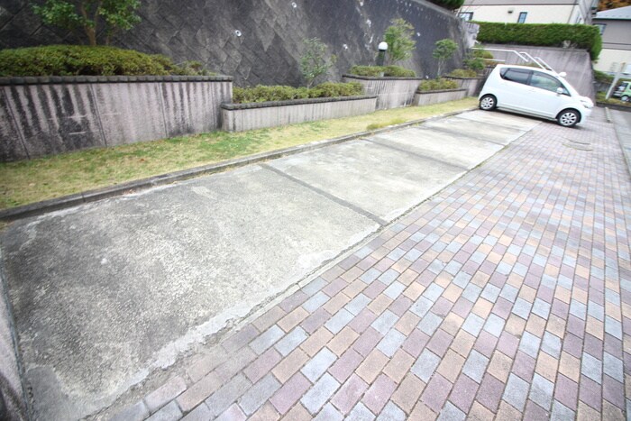 駐車場 サンビレッジ南富ケ丘Ｄ棟