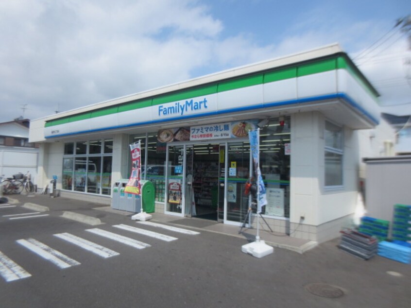 ファミリーマート福田町3丁目店(コンビニ)まで424m フォレストヴィラＳ