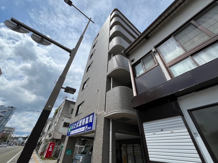 外観写真 グラシアスはちまん