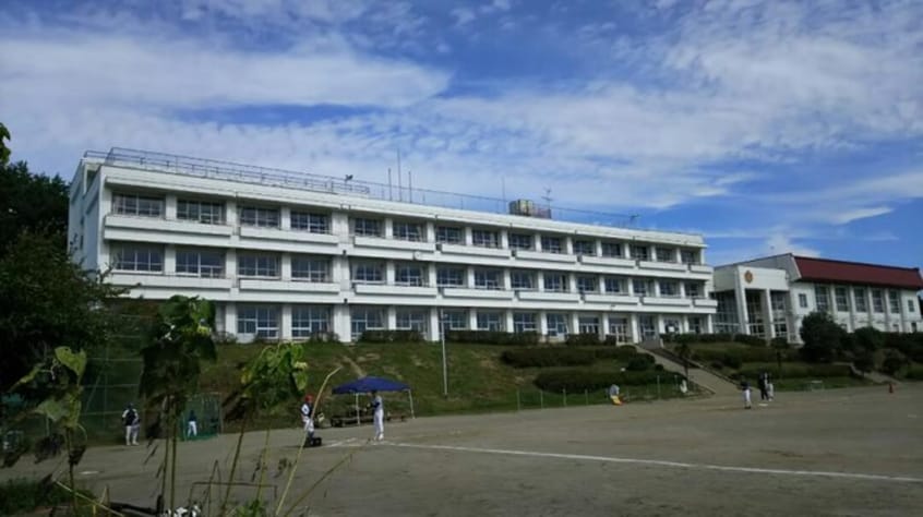 利府町立利府第二小学校(小学校)まで450m リフージョⅢ