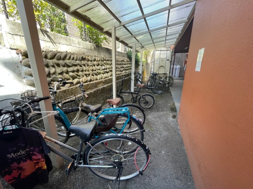 駐輪場 リ－ベンス台原