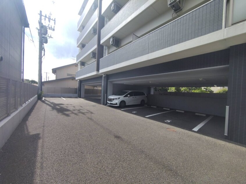 駐車場 フェリーチェ薬師堂