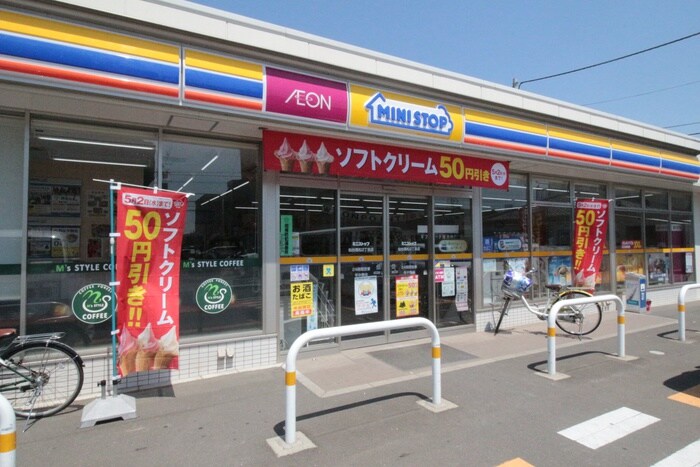 ミニストップ　高松2丁目店(コンビニ)まで180m ｴﾝﾃﾞﾊﾞｰ佐々木