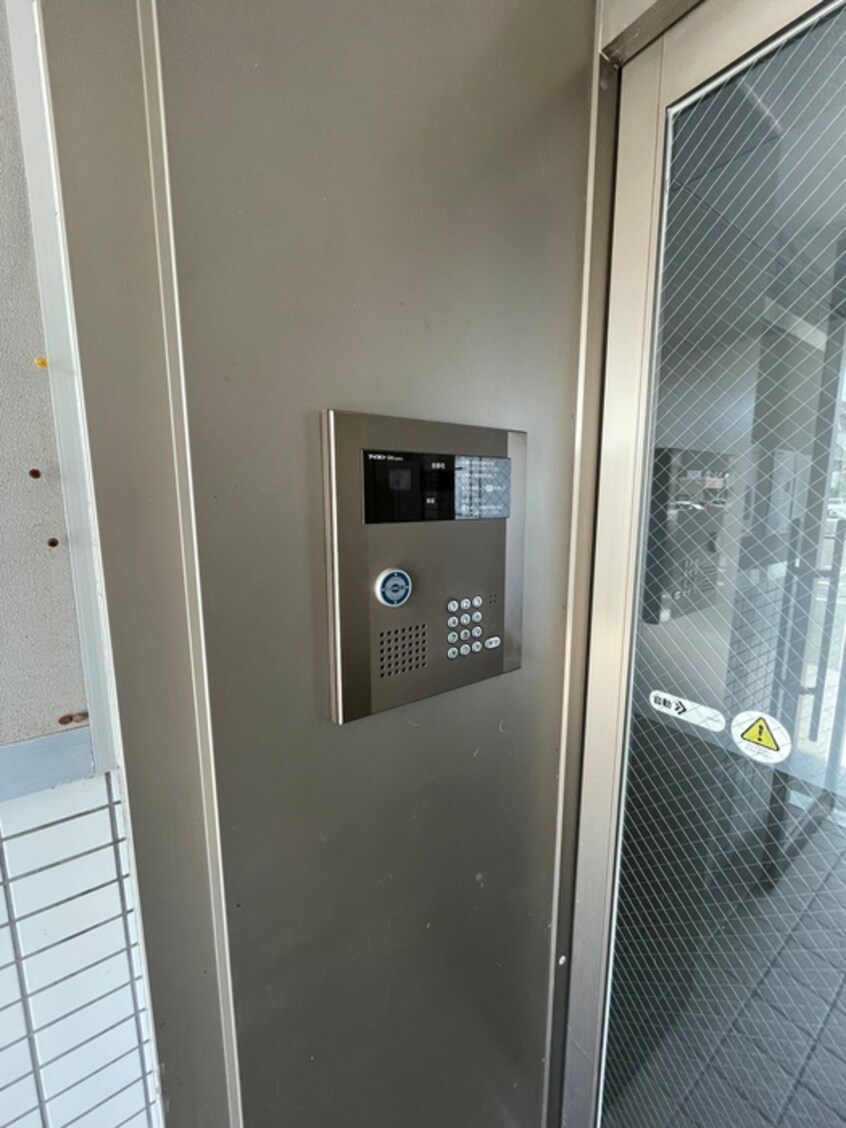 エントランス部分 ロンディ－ヌⅠ長町