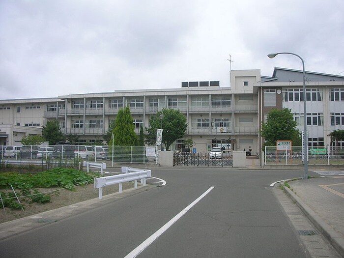 岩切小学校(小学校)まで533m チェリ－ハウス