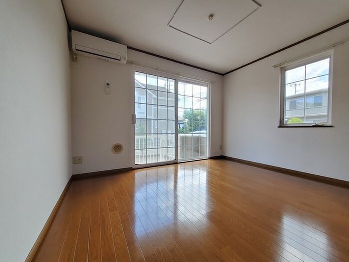 居室 トゥー・ル・モンドＢ