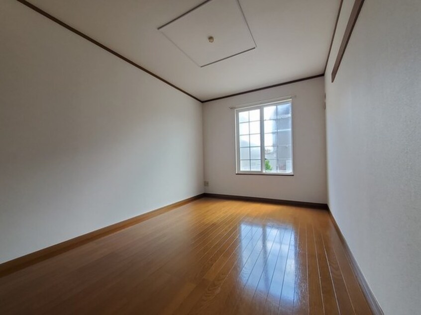 居室 トゥー・ル・モンドＢ