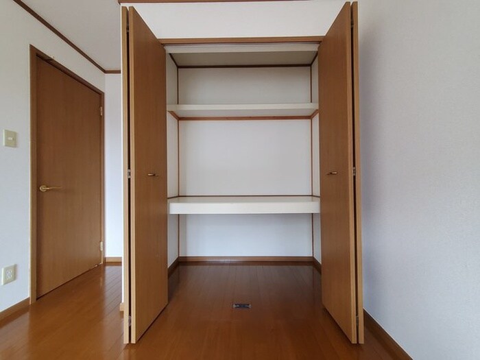 収納 トゥー・ル・モンドＢ