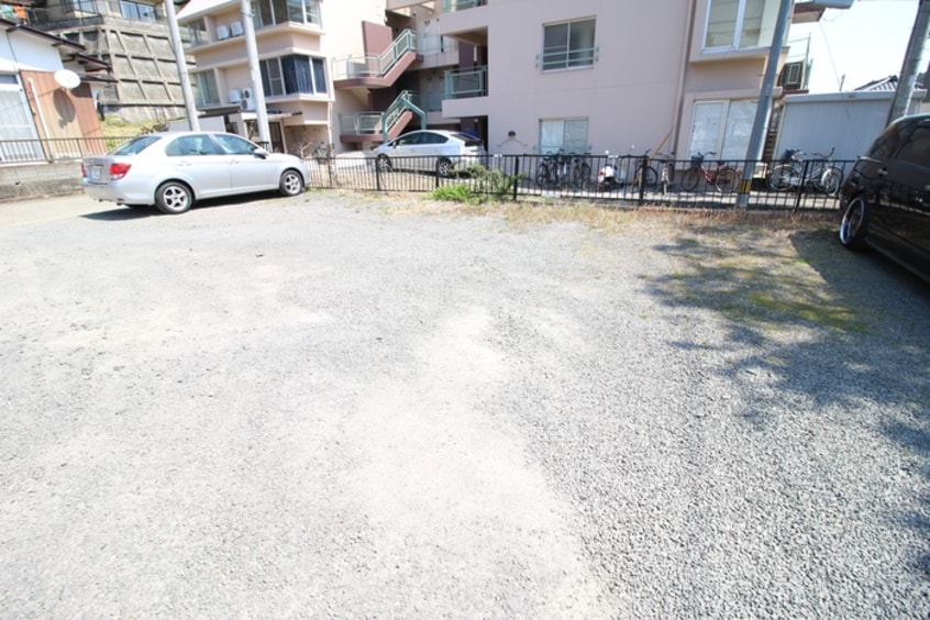 駐車場 ｹﾔｷハイツ
