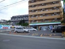 ファミリーマート小松島店(コンビニ)まで80m エクセレンテ本田
