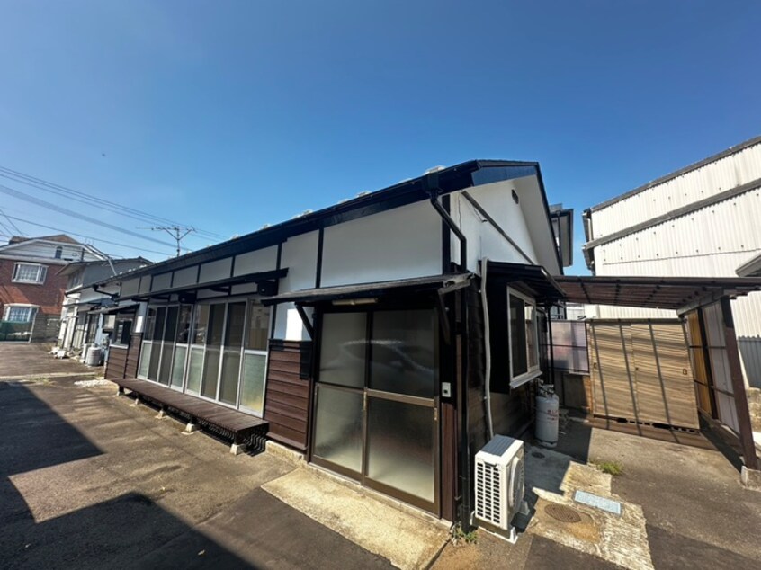 外観写真 新田四丁目貸家