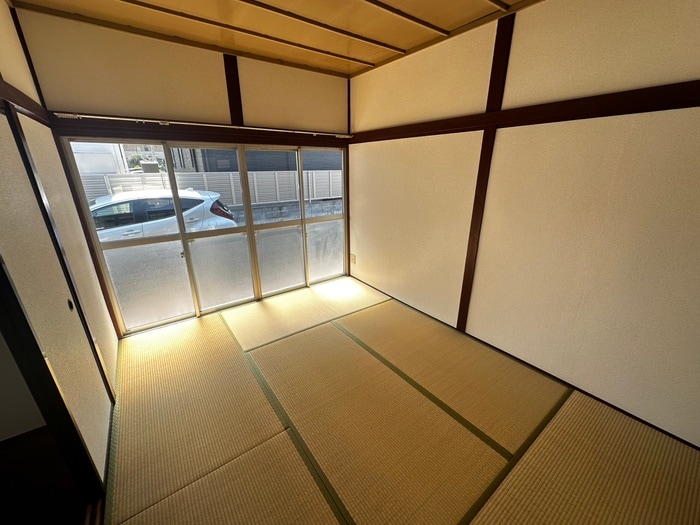 居室 新田四丁目貸家