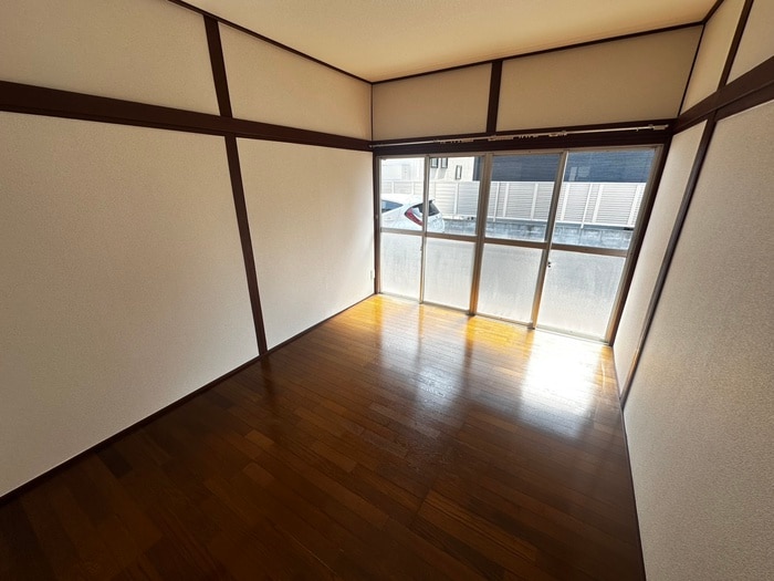 居室 新田四丁目貸家