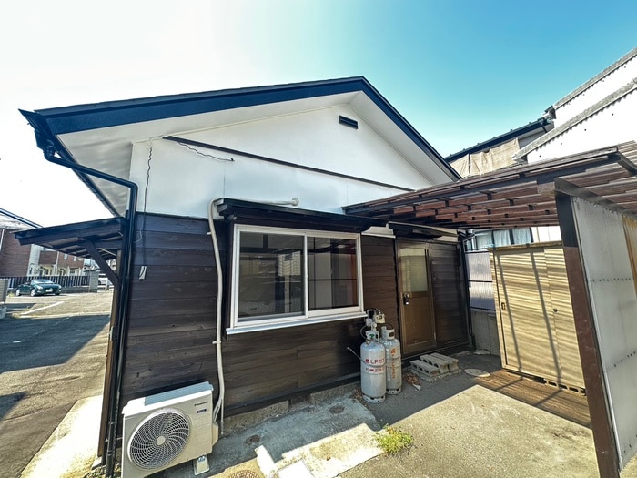 外観写真 新田四丁目貸家