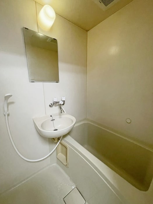 バス／シャワールーム等 リ－ベンスホワイト