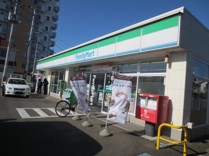 ファミリーマート仙台三百人町店(コンビニ)まで337m コ－ポ関口