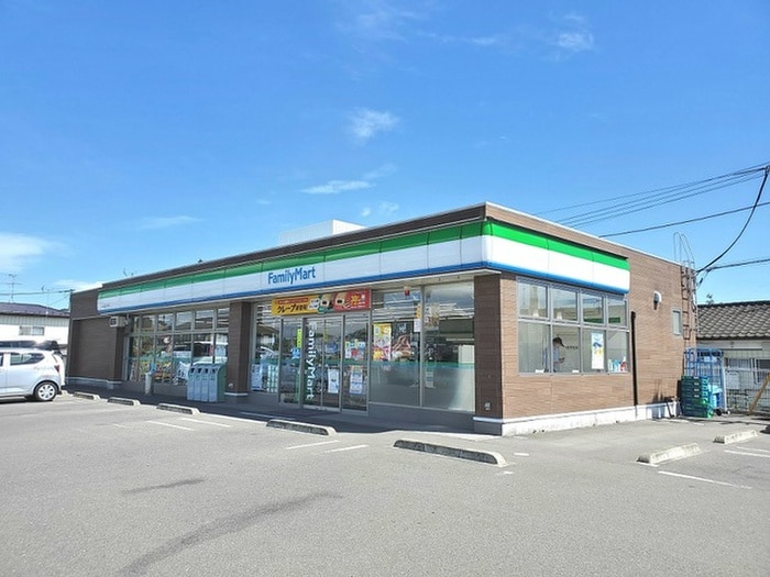 ファミリーマート 大河原住吉町店(コンビニ)まで600m ハイルザームⅢ