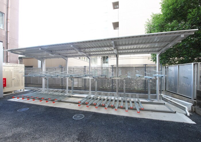 駐輪場 アルモニー勾当台公園