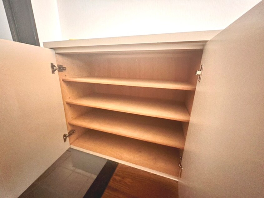 靴箱 ＫＡＴＯＵ　ビル