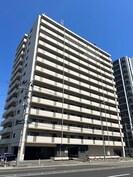 ｸﾞﾗﾝｼﾞｭ-ﾙﾏﾝｼｮﾝ高砂駅前の外観