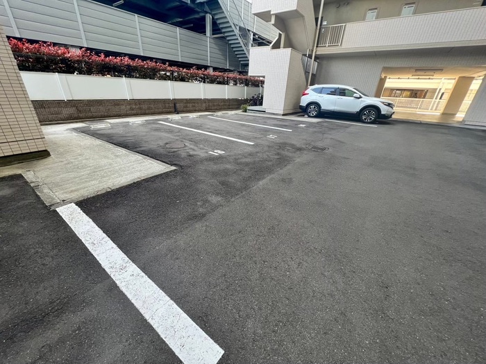 駐車場 ｸﾞﾗﾝｼﾞｭ-ﾙﾏﾝｼｮﾝ高砂駅前