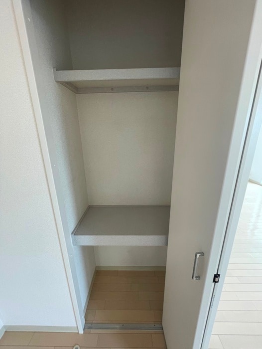 収納 ｸﾞﾗﾝｼﾞｭ-ﾙﾏﾝｼｮﾝ高砂駅前