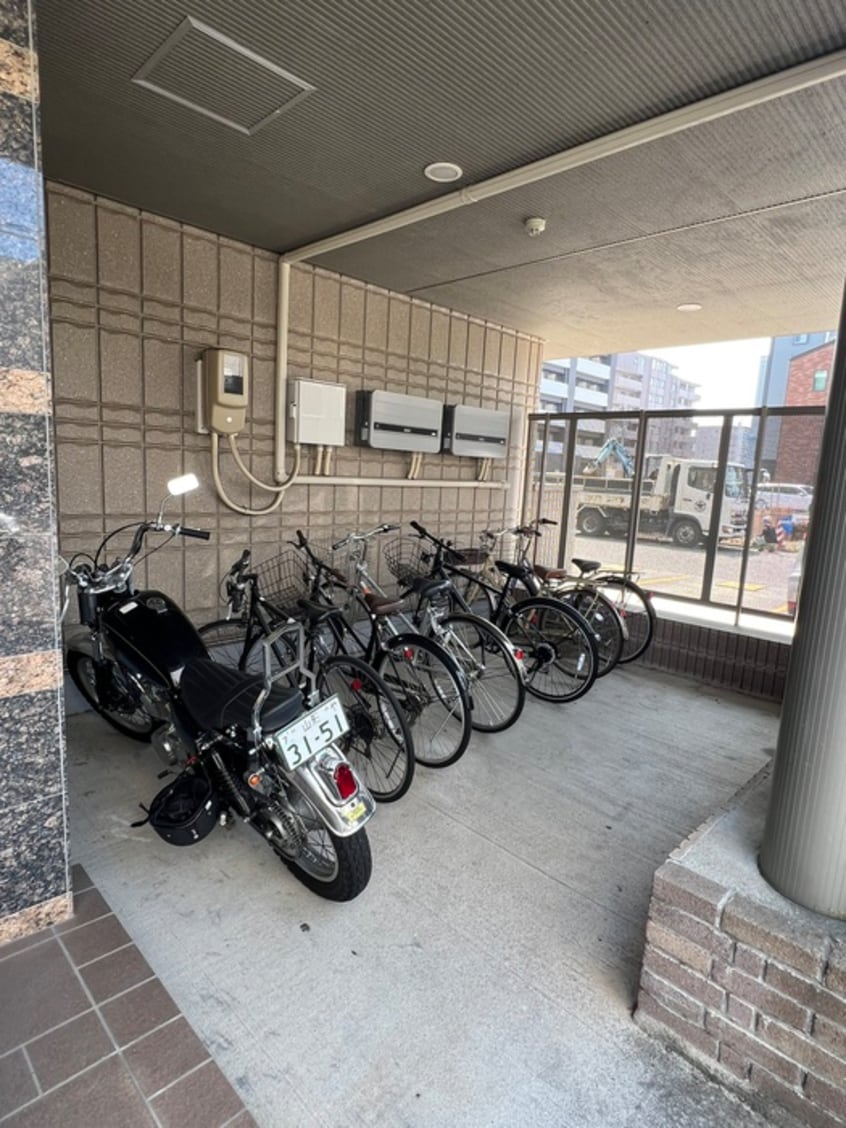 駐輪場 ソルビオス金剛院