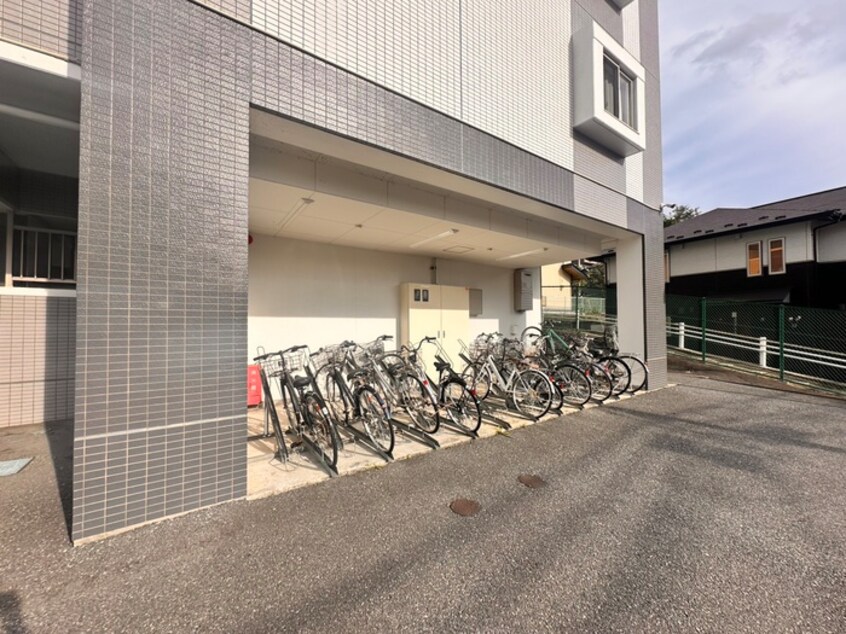 駐輪場 サンヴァ－リオ小松島