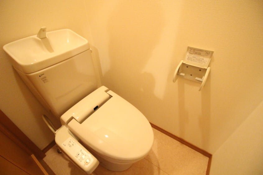 トイレ レヴァム－ル中島丁