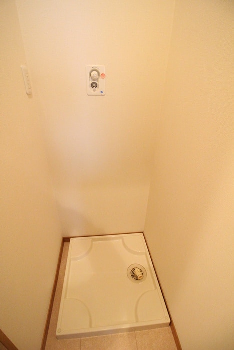 洗濯機置場 レヴァム－ル中島丁