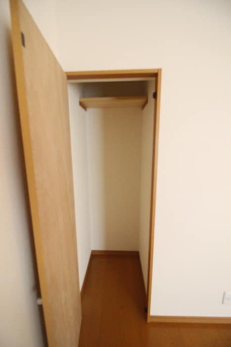 収納 レヴァム－ル中島丁