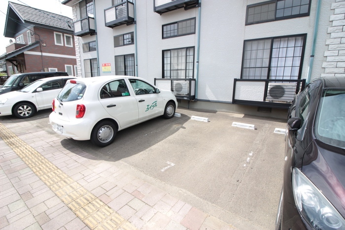 駐車場 トゥインクルコート富沢