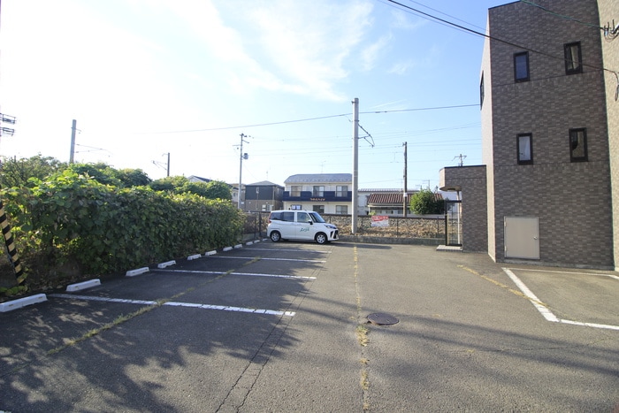 駐車場 リバ－サイドアベニュ－