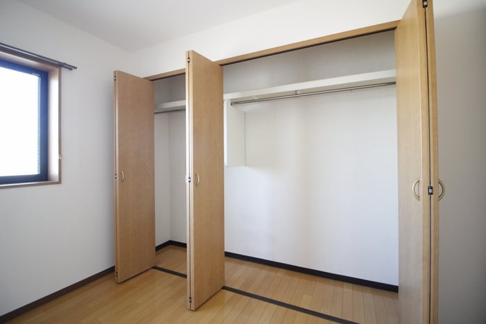 収納 リバ－サイドアベニュ－