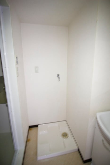 洗濯機置場 リバ－サイドアベニュ－