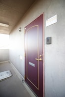 玄関 リバ－サイドアベニュ－