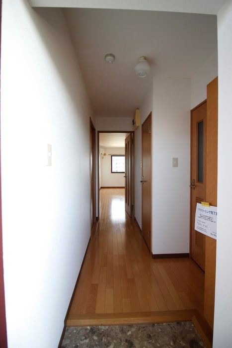 廊下 リバ－サイドアベニュ－