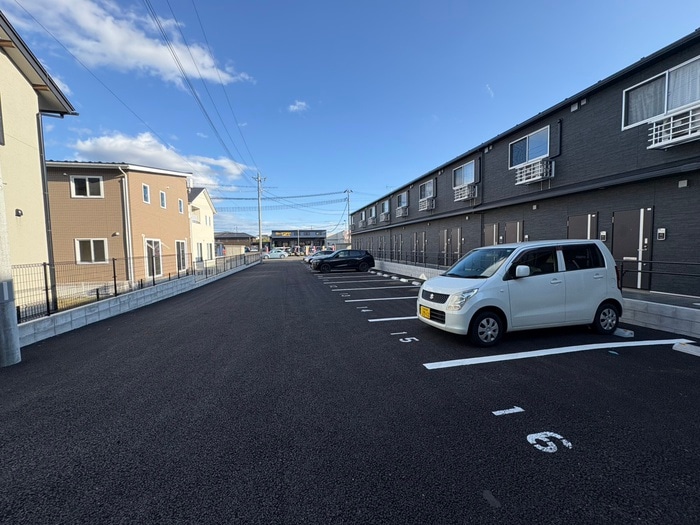 駐車場 luneⅡA棟