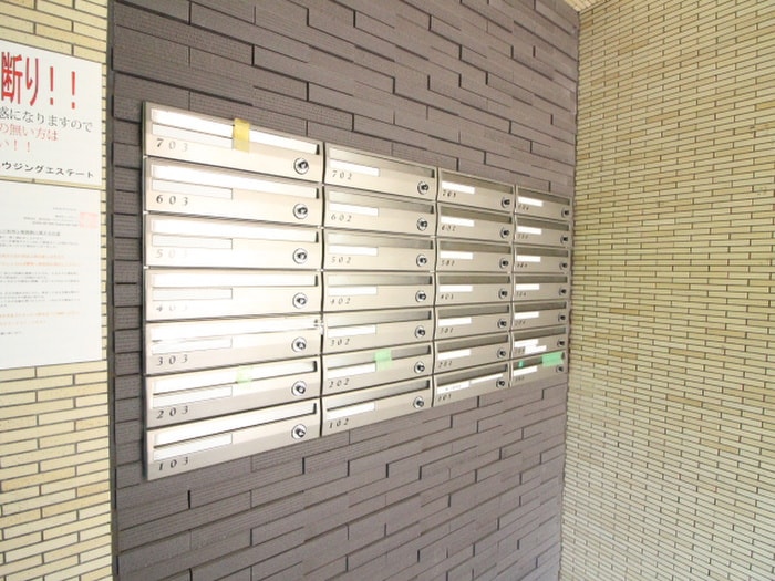 エントランス部分 銀杏町レジデンス