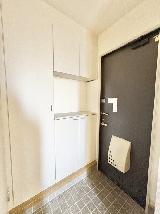 玄関 トワ　ヴェールC