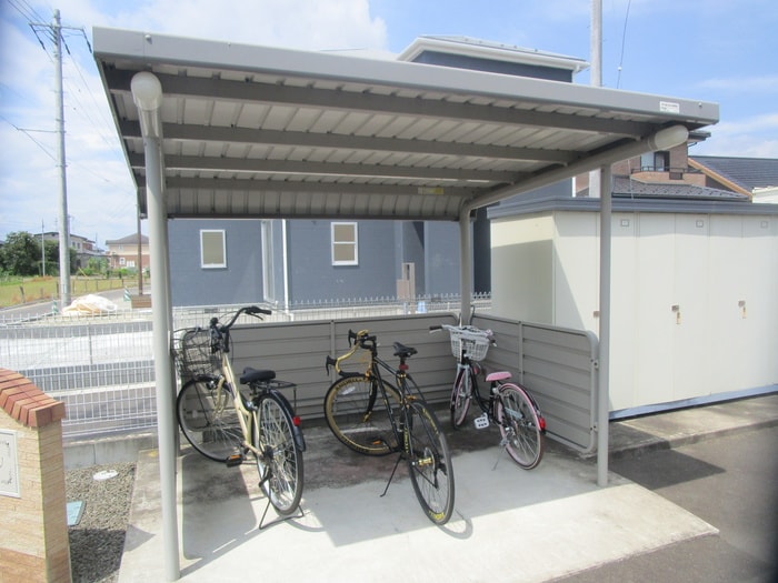 駐輪場 モンシェールユー