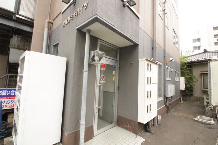 エントランス部分 プラウディア宮城野